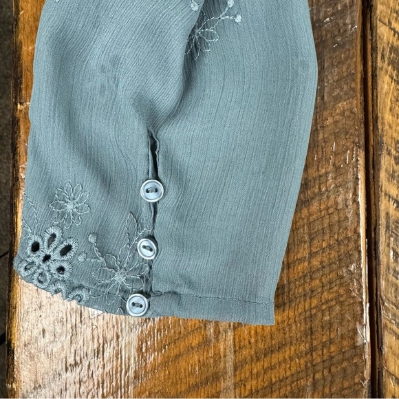 ASTR The Label Sage Green Embroidered Peplum Blouse Top Size M - Picture 8 of 10